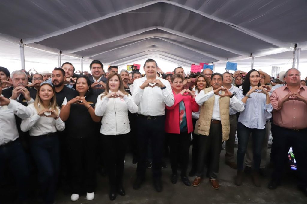 Gobierno de Puebla entrega 9.2 mdp en apoyos para obra comunitaria