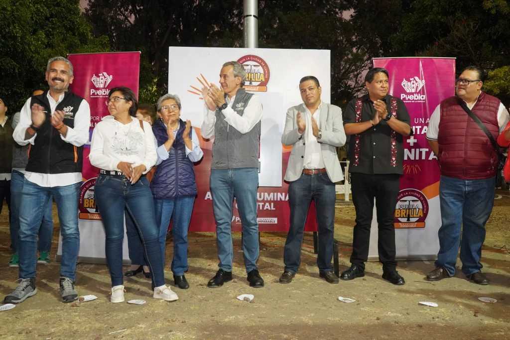 Puebla Brilla llega a Maravillas, con Pepe Chedraui el fraccionamiento cuenta con alumbrado LED al 100%