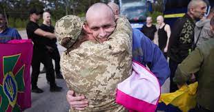 Rusia y Ucrania intercambiaron cientos de prisioneros como canje de la guerra