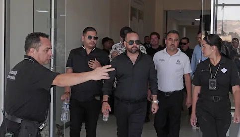 Vinculan a proceso a Los Alegres del Barranco; se les acusa de apología del delito.