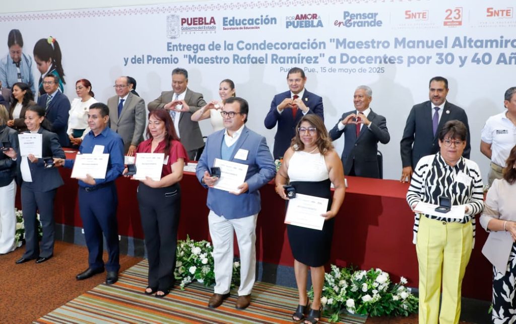 Nueva escuela mexicana, caminar juntos hacia una educación más inclusiva y equitativa.