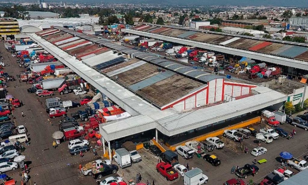 Construirán barda en la Central de Abasto y derribarán 26 bodegas instaladas sobre ductos de Pemex