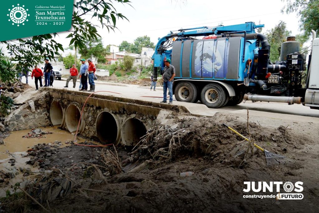 Presidente de Texmelucan Juan Manuel Alonso recorre zona afectada por inundaciones en Tlanalapan