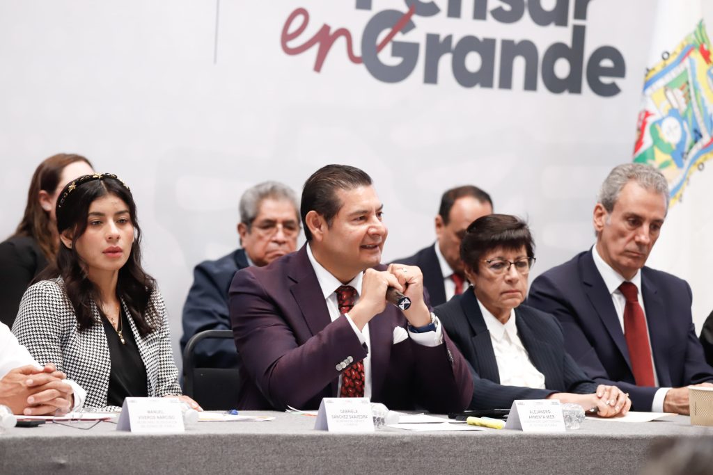 Acto de justicia, Gobierno de Puebla concreta disminución del 60 por ciento en costo de grúas y corralones