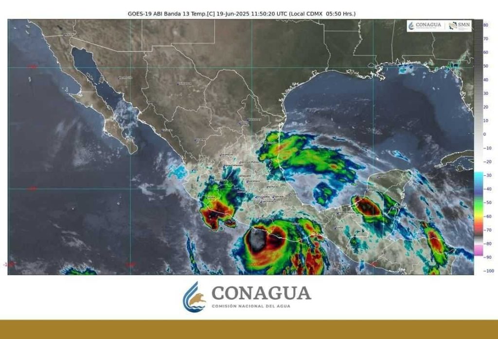 Erick tocó tierra como huracán categoría 3 en Santiago Pinotepa Nacional, Oaxaca