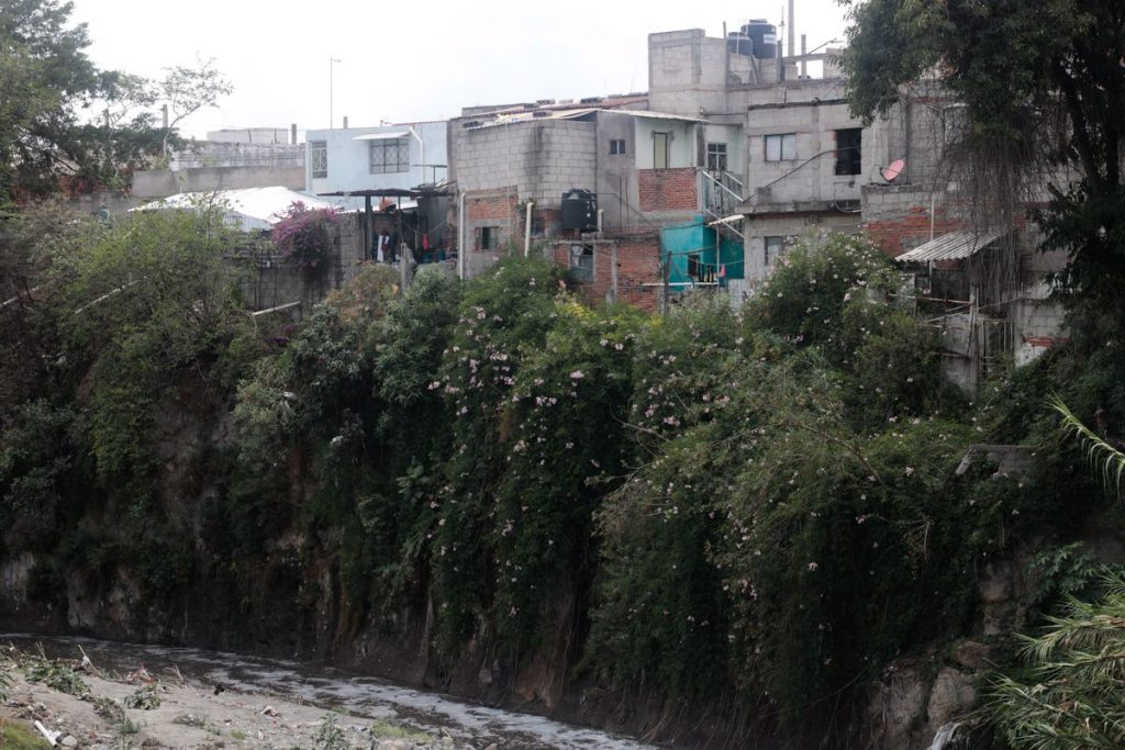 Gobierno de la Ciudad pide evacuar zonas de riesgo ante intensas lluvias.