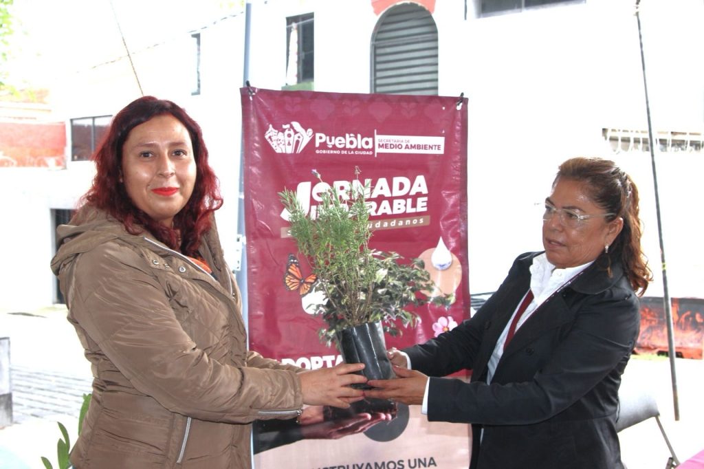 Acerca Gobierno de la Ciudad Jornadas Imparables de servicios ciudadanos a San Baltazar Campeche