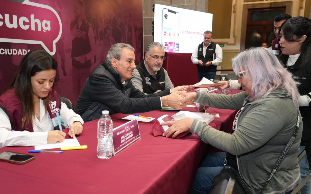 Continúa La Capital te Escucha: en el Palacio Municipal, Pepe Chedraui recibió a poblanas y poblanos