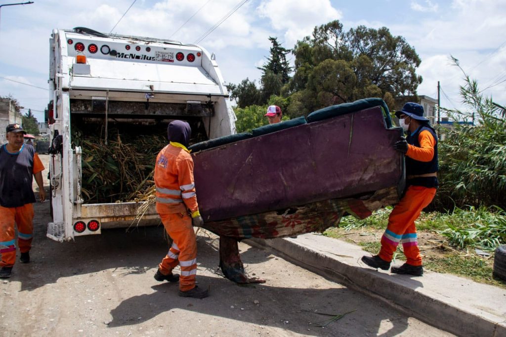 Impulsa Gobierno de la Ciudad programa de descacharrización ante la temporada de lluvias