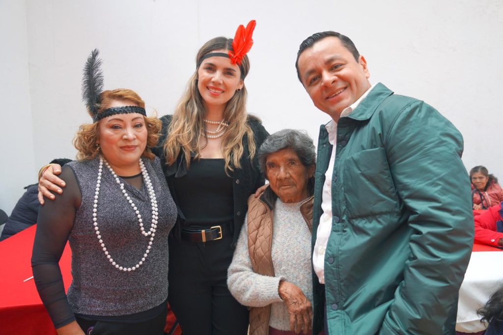 Sistema Municipal DIF de Texmelucan conmemora a adultos mayores por el día del padre