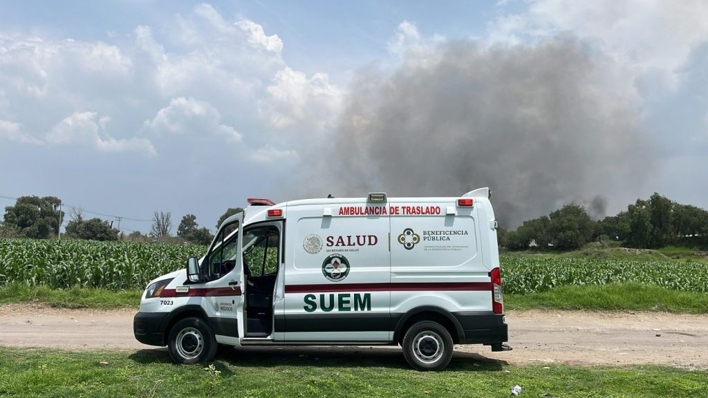 Bajo control la zona de polvorines en Tultepec; autoridades de los tres órdenes de gobierno coordinan servicios de emergencias