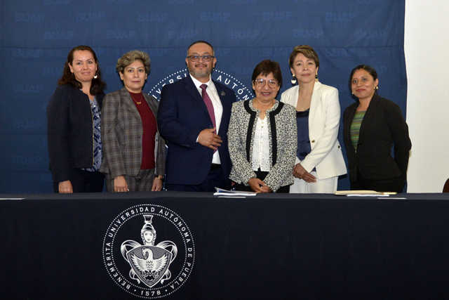 La BUAP transforma la vida de los jóvenes y de sus familias: Rectora Lilia Cedillo