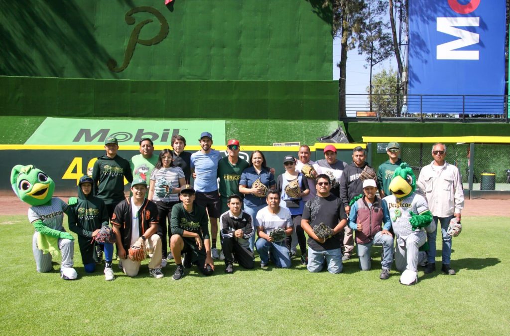 El IMDP y Pericos de Puebla realizan una clínica deportiva