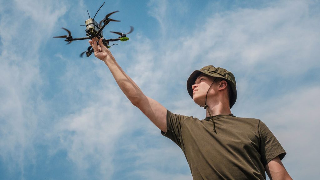 El fabricante de automóviles francés Renault produciría drones en Ucrania