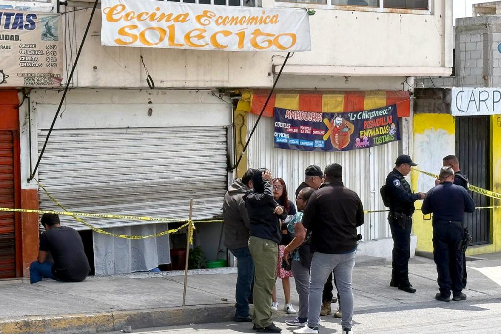 Ejecutan a custodio del Cereso de San Miguel mientras desayunaba