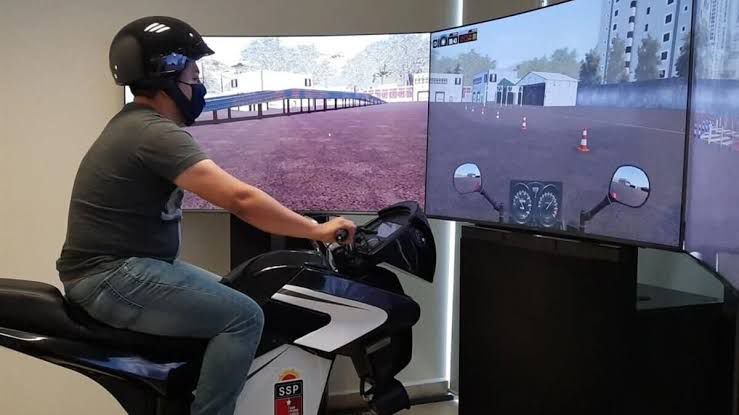 Simuladores para licencias de conducir incluirán a motociclistas