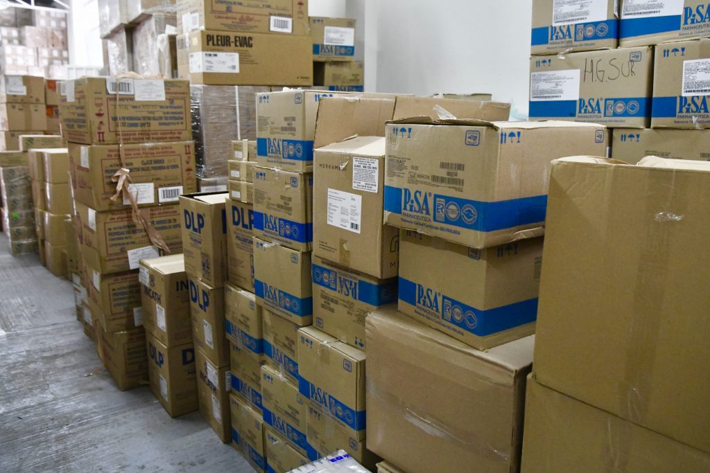 Salud e IMSS-Bienestar entregan más de 500 mil insumos en hospitales del estado