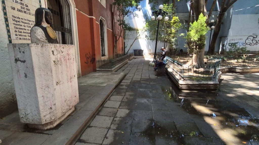 Recupera Gobierno de la Ciudad plazuela “Sor Juana Inés de la Cruz”