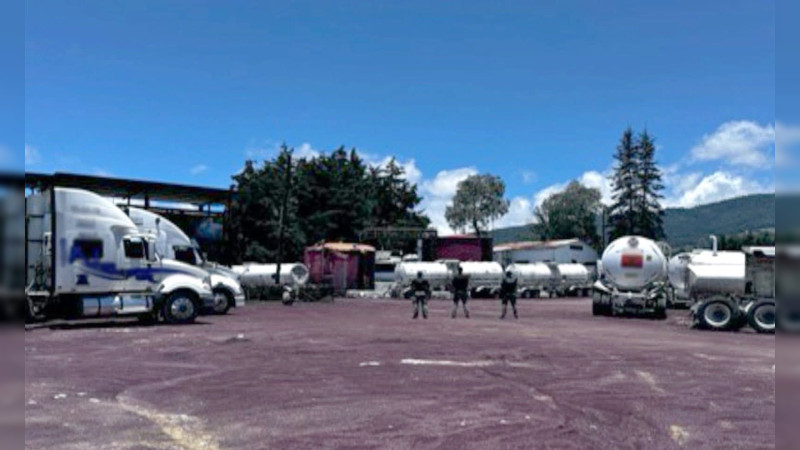 FGR decomisa 933 mil litros de huachicol en Veracruz