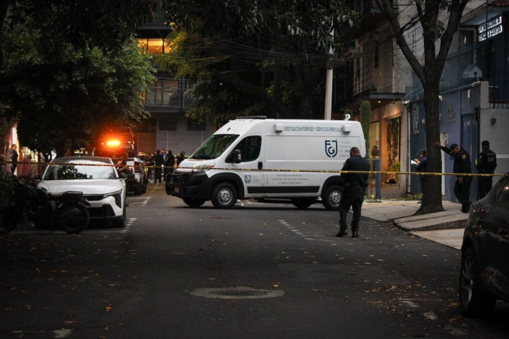 Muere mujer tras caer de piso 15 en Polanco