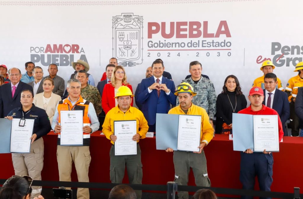 Respuesta efectiva y saldo blanco en atención del Gobierno de Puebla a emergencias forestales e inundaciones