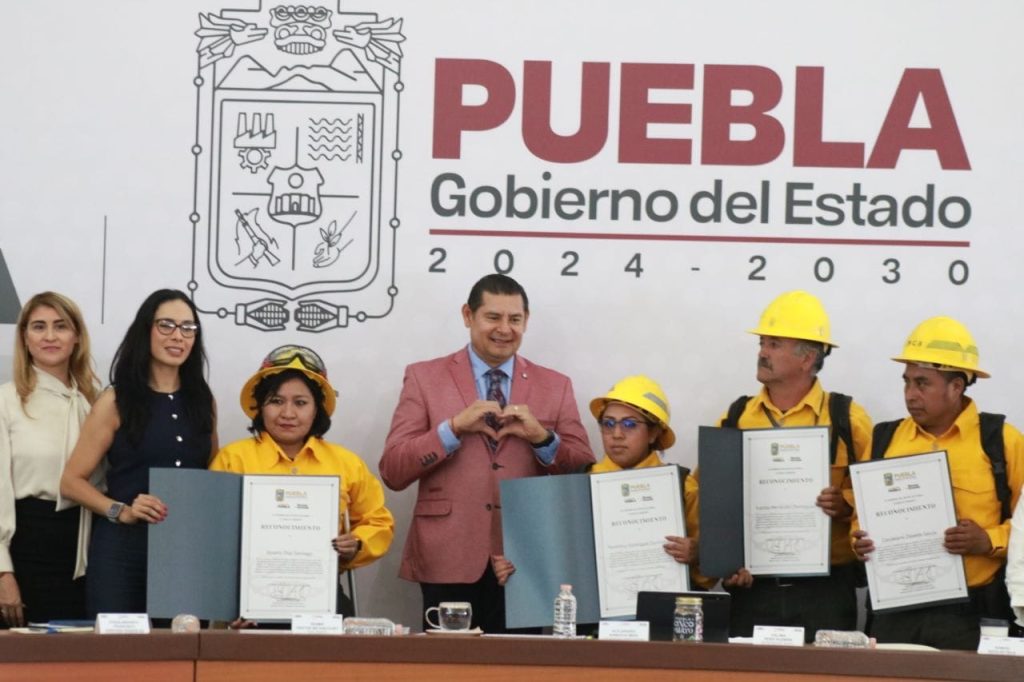 Anuncia gobernador Armenta plan de vivienda para policías, bomberos y combatientes