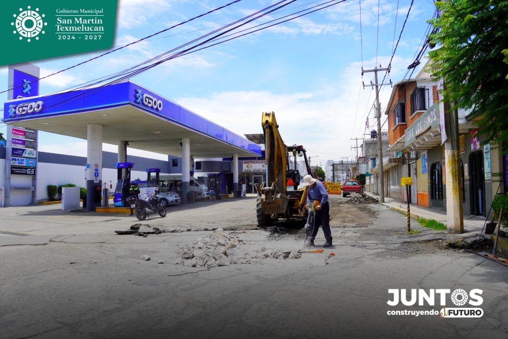 Inicia rehabilitación de drenaje sanitario y de red de agua potable en calle comercio en Texmelucan
