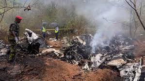 Avión pequeño se estrella en la región costera de Kenia, dejando 10 muertos