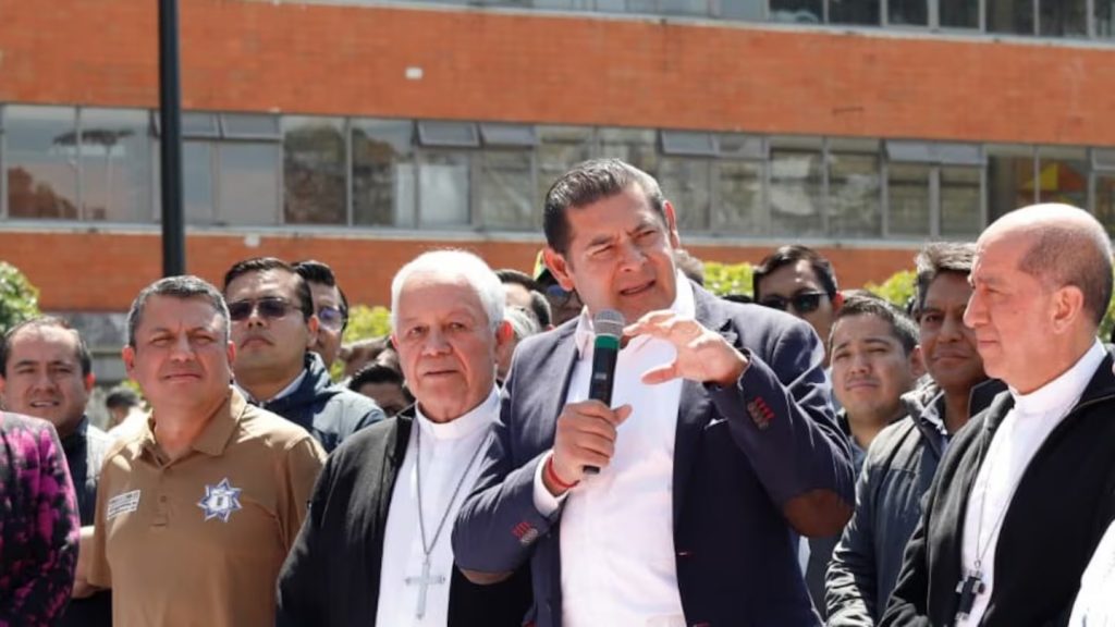 Gobierno de Alejandro Armenta coordina rescate de poblanos y mexicanos varados en Jerusalén por el conflicto