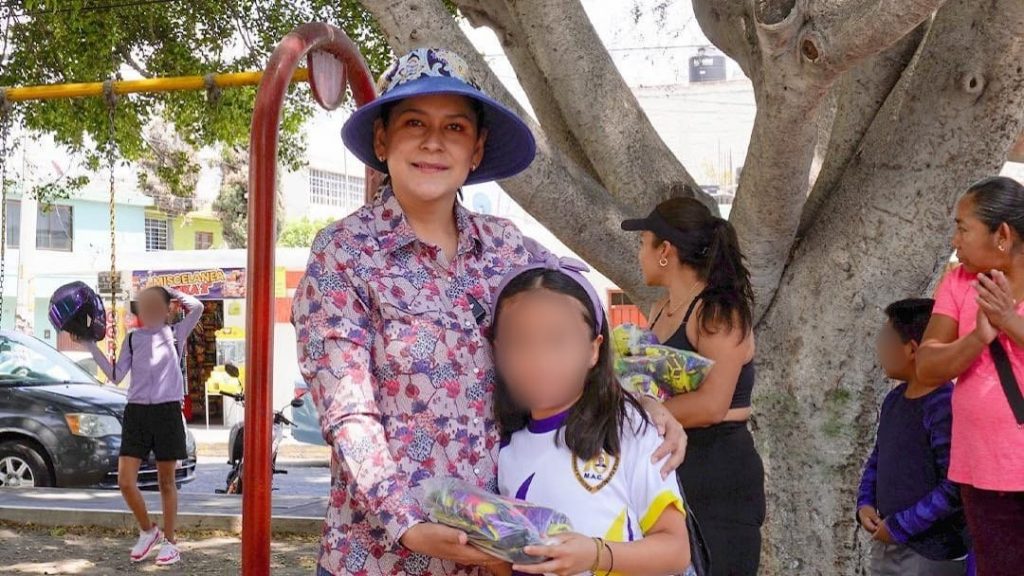 Diputada Ana Tepole impulsa el deporte y respalda a la niñez de Tehuacán con entrega de uniformes