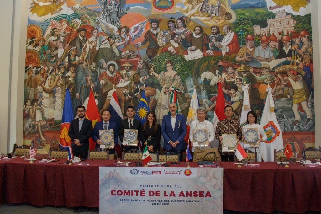 Presenta gobierno de Pepe Chedraui ventajas competitivas para la inversión a diplomáticos asiáticos