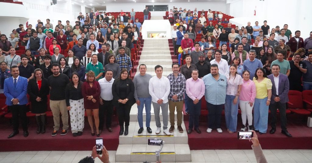 GOBIERNO DE TEXMELUCAN Y UNIVERSIDAD IBEROAMERICANA DE PUEBLA REALIZARON CONFERENCIA “IA GENERATIVA PARA EMPRESAS”