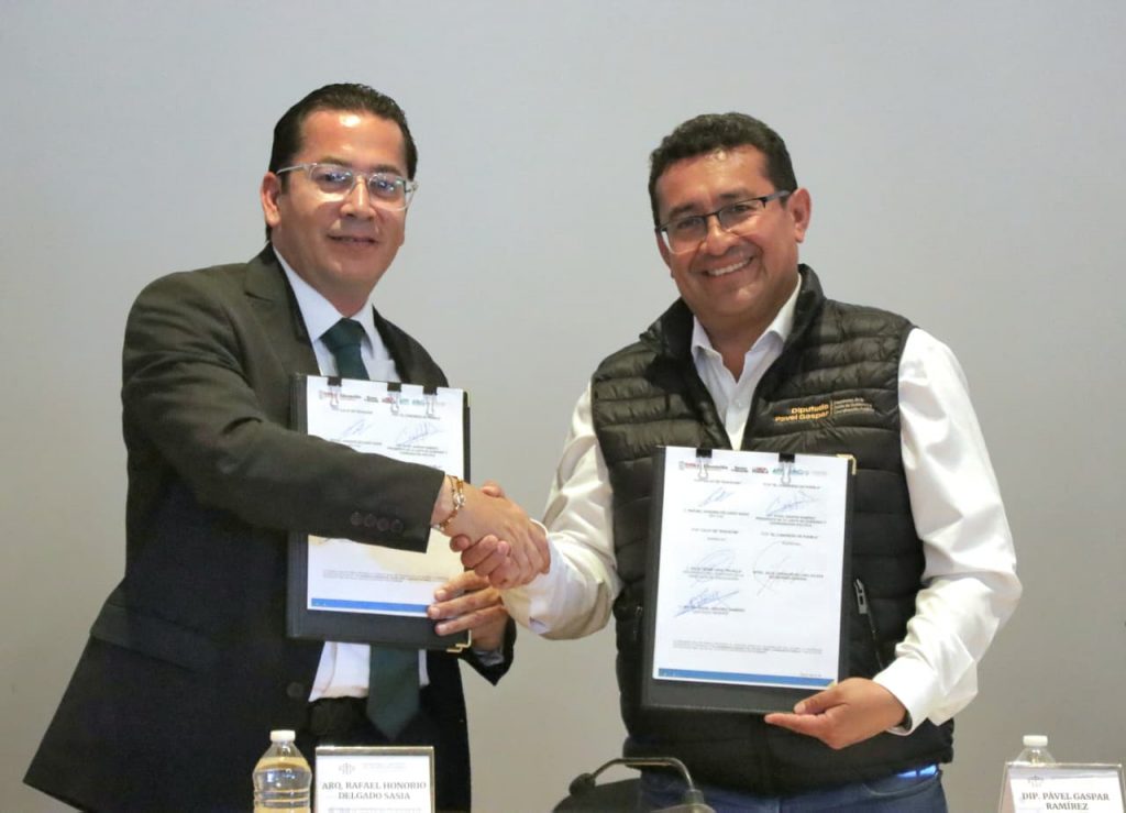FORTALECEN VINCULACIÓN CON LA UNIVERSIDAD TECNOLÓGICA DE TEHUACÁN