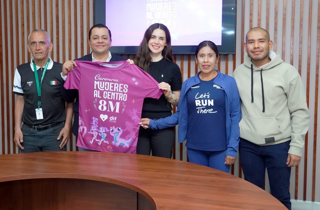 PRESENTAN AUTORIDADES MUNICIPALES CARRERA MUJERES AL CENTRO 8M