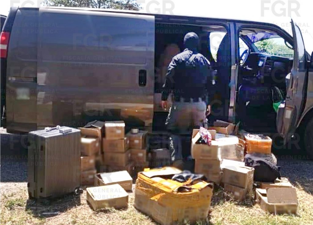 FGR obtiene vinculación a proceso en contra de dos personas detenidas junto con 187 mil dólares