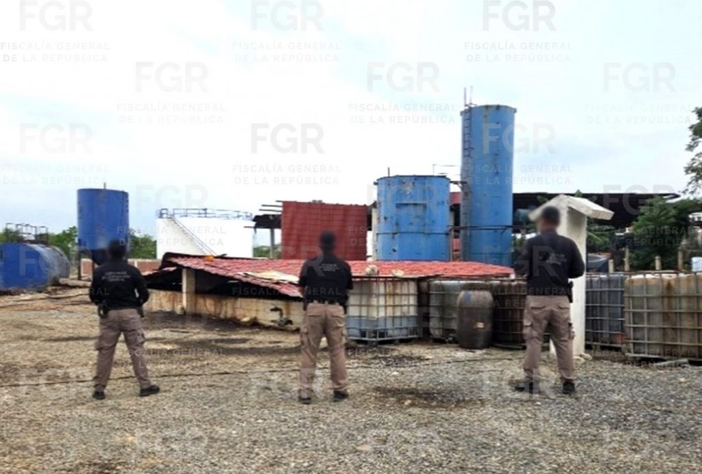 FGR integra investigación luego del aseguramiento de más de 250 mil litros de hidrocarburo