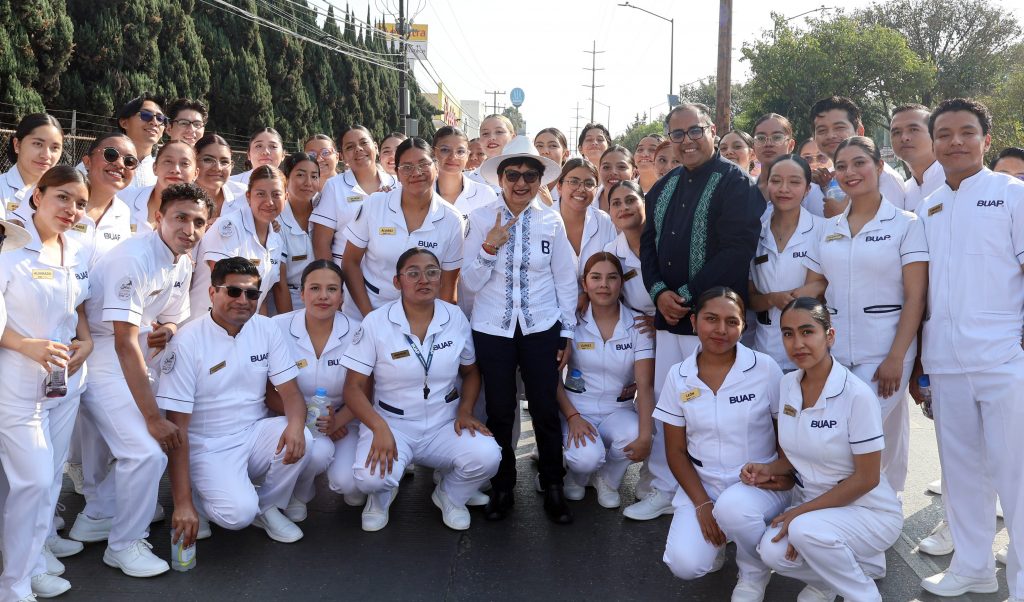 Participa BUAP en el desfile conmemorativo por el 164 Aniversario de la Batalla del 5 de Mayo