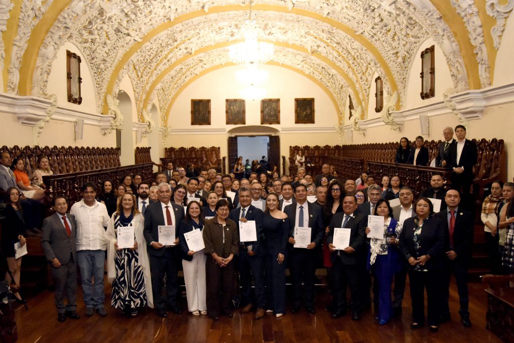 Reconoce Rectora Lilia Cedillo esfuerzo y compromiso de directivos y secretarios administrativos de la BUAP