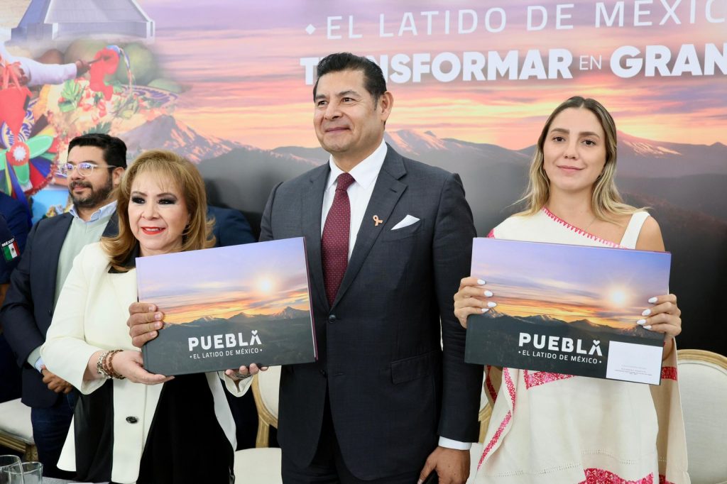 Libro "Puebla, el Latido de México", proyecta riqueza cultural y turística del estado