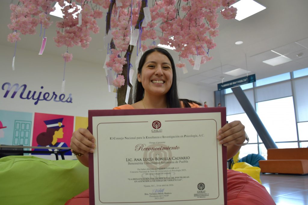 Gana egresada de Psicología de la BUAP premio nacional a la mejor tesis