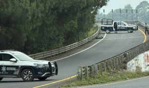 Localizan cuerpo sin vida cerca de la autopista México-Tuxpan en Huauchinango