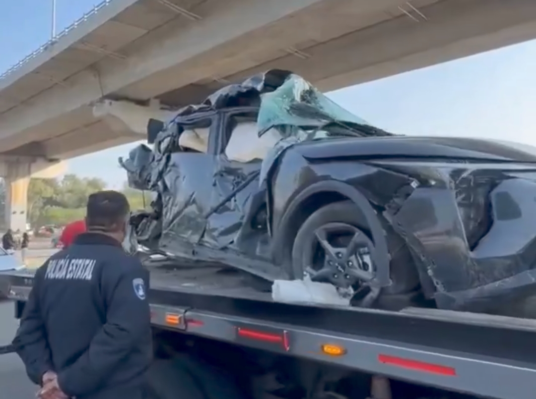 Muere joven prensado tras aparatoso choque en la autopista México-Puebla