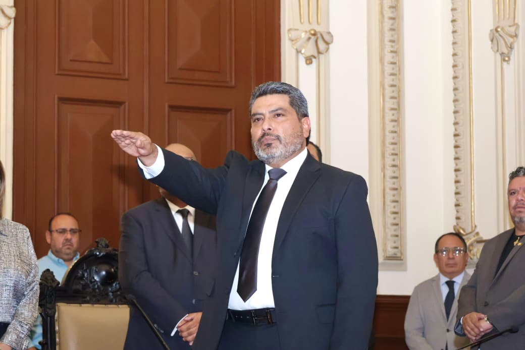 Nombra Cabildo a Alfonso Aguilar como secretario del Ayuntamiento de Puebla