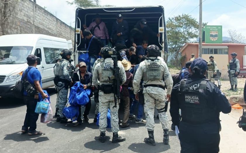 Gobiernos federal y estatal acompañan retorno de desplazados a sus hogares