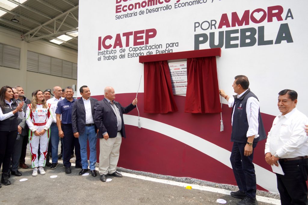 EDIL JUAN MANUEL ALONSO ACOMPAÑA AL GOBERNADOR ALEJANDRO ARMENTA A LA INAUGURACIÓN DEL CENTRO DE ADIESTRAMIENTO PARA OPERADORES DE CARGA EN TEXMELUCAN