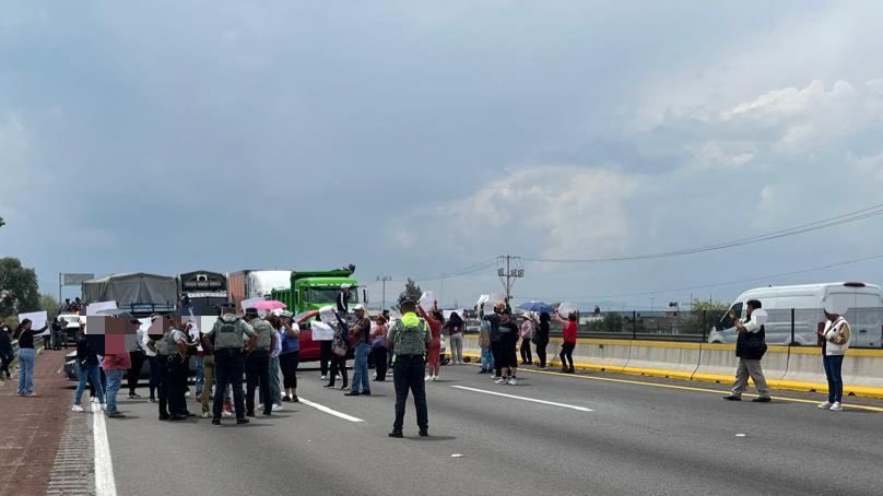 Bloquean la autopista México-Puebla en San Martín Texmelucan