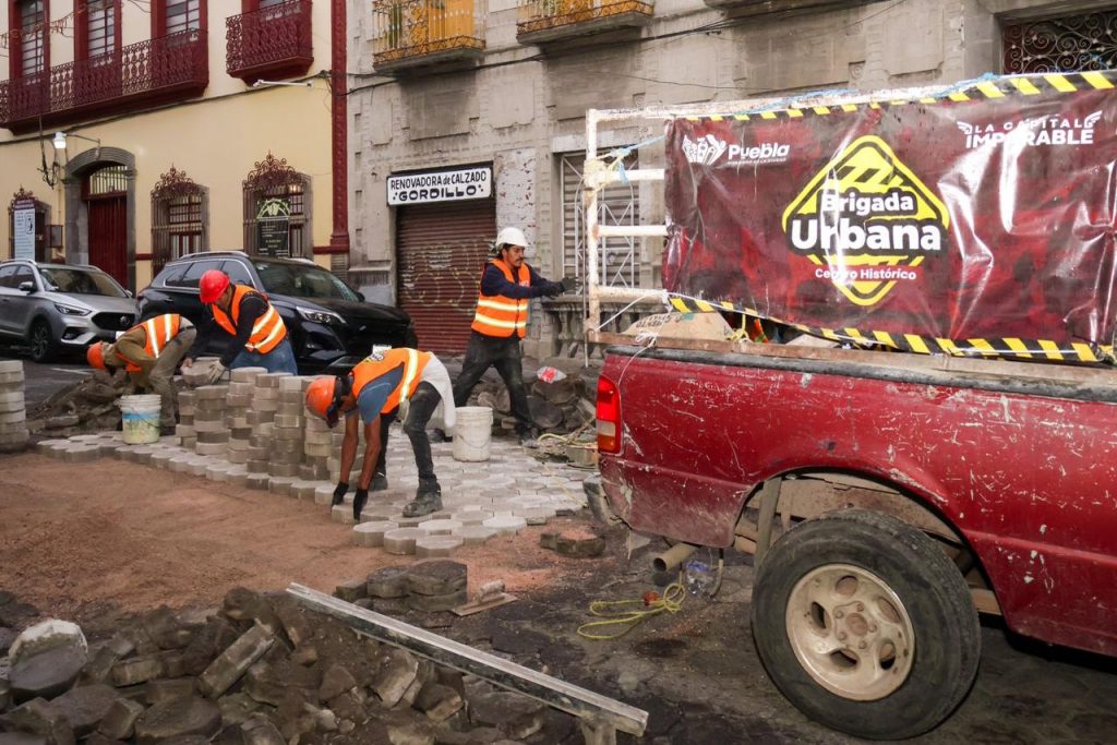 Realiza gobierno de Pepe Chedraui trabajos de bacheo en el Centro Histórico