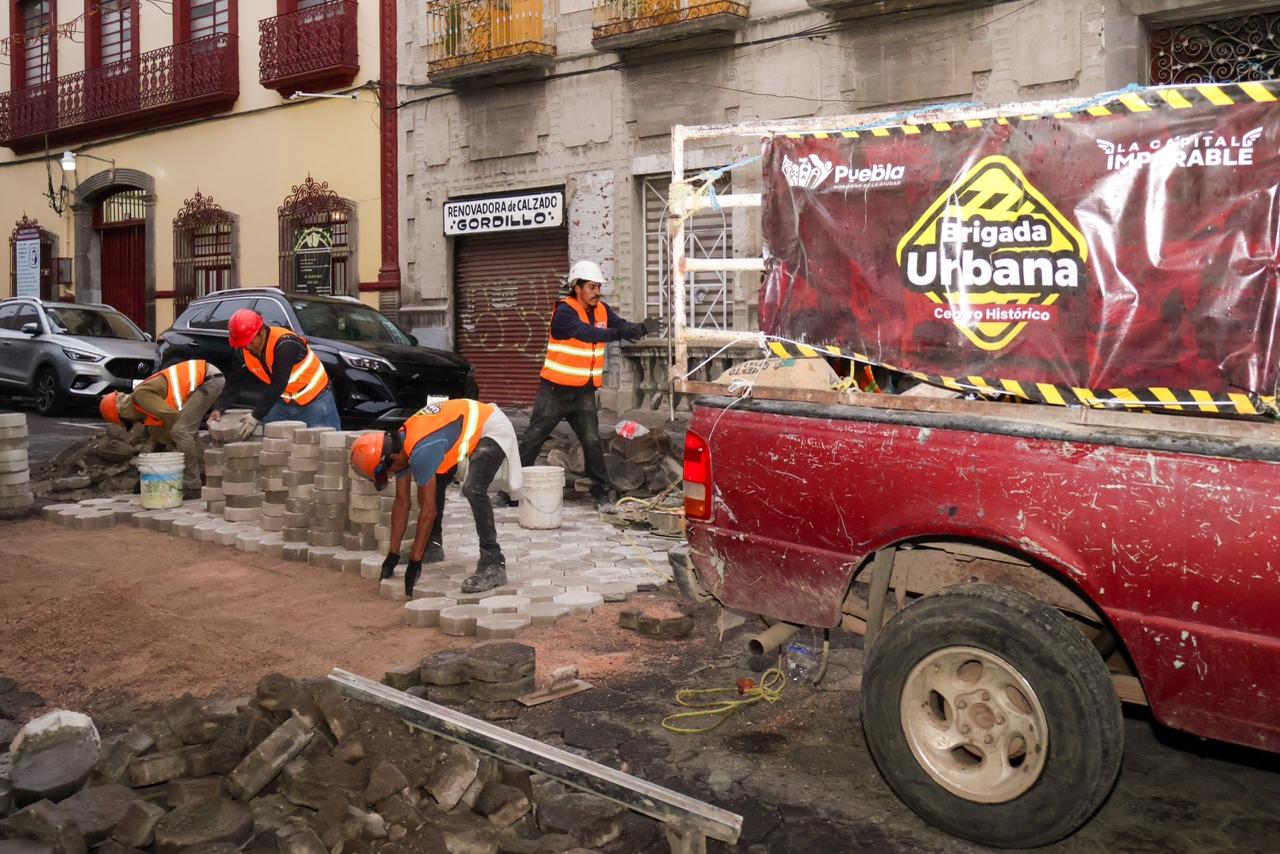 Realiza gobierno de Pepe Chedraui trabajos de bacheo en el Centro Histórico