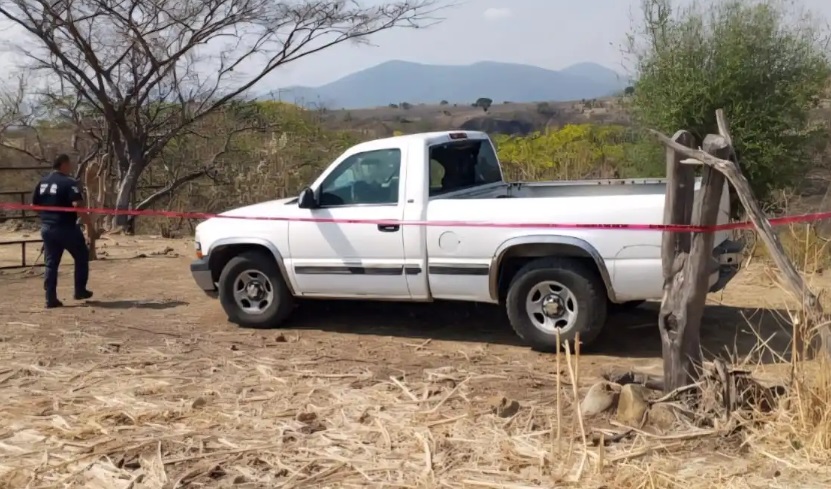 Identifican a mujer hallada sin vida dentro de camioneta abandonada entre Puebla y Morelos
