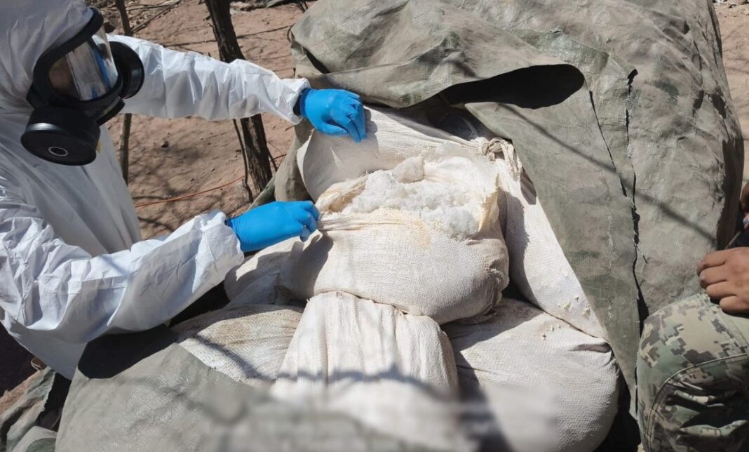 AUTORIDADES FEDERALES LOCALIZAN E INHABILITAN TRES LABORATORIOS CLANDESTINOS EN SINALOA